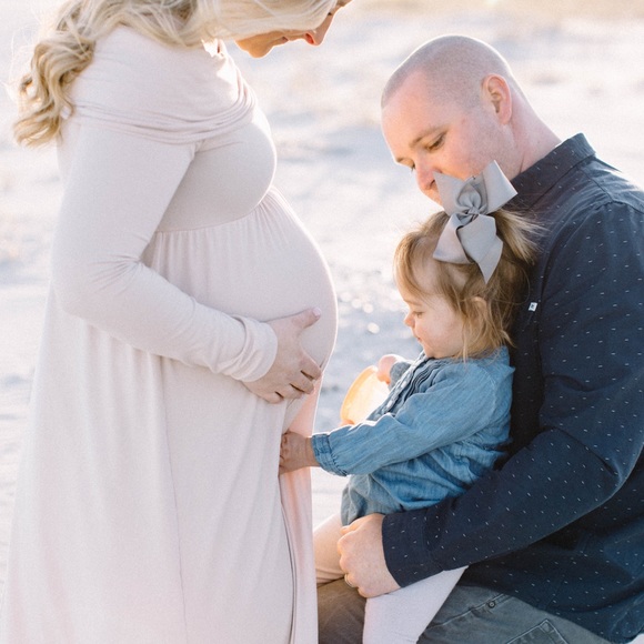 Off the shoulder maternity dress - Picture 4 of 4